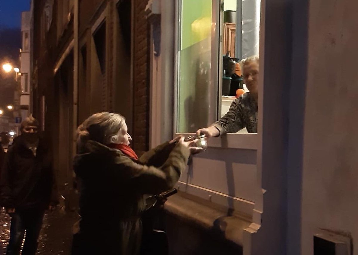 WrdCoenegrachts's tweet photo. #Solidariteams @pvdabelgie waren vandaag opnieuw in Verviers om warme soep rond te brengen in de wijken. Niet te begrijpen hoe overheid 5 maanden na overstromingen achterblijft in hulp aan slachtoffers. Wil je helpen? https://t.co/Gy0nS7ZdEs #WeAreOne https://t.co/MutjSRC7Ga