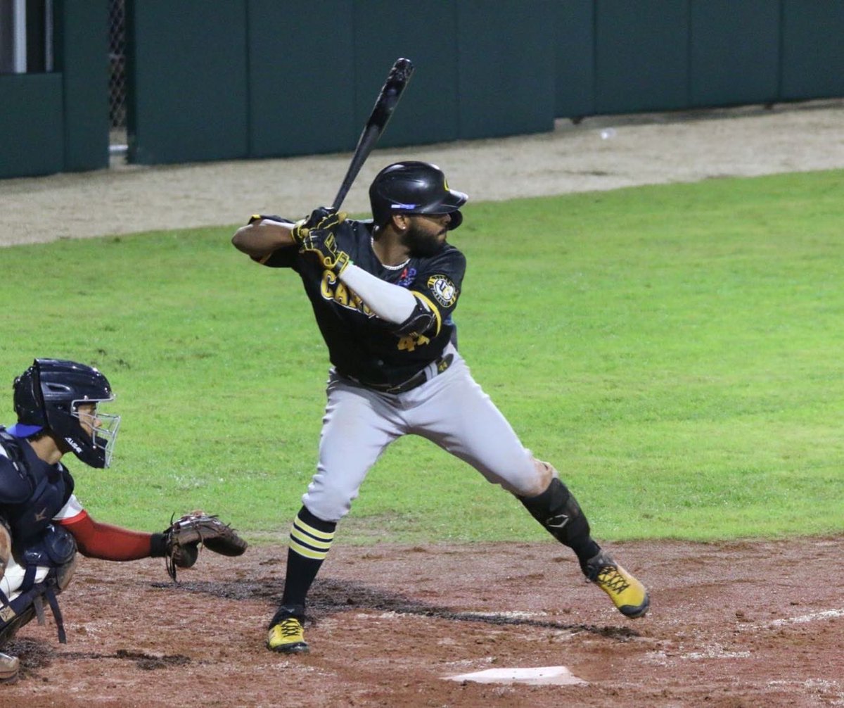 LBPRC's tweet photo. Las alineaciones están listas para el #JuegoDeEstrellas2021 ⭐️⚾️🇵🇷
📷 LBPRC Media #LaInvernal #APPPR #TeamMachín #TeamGarcía https://t.co/Ft6dvfMvHy