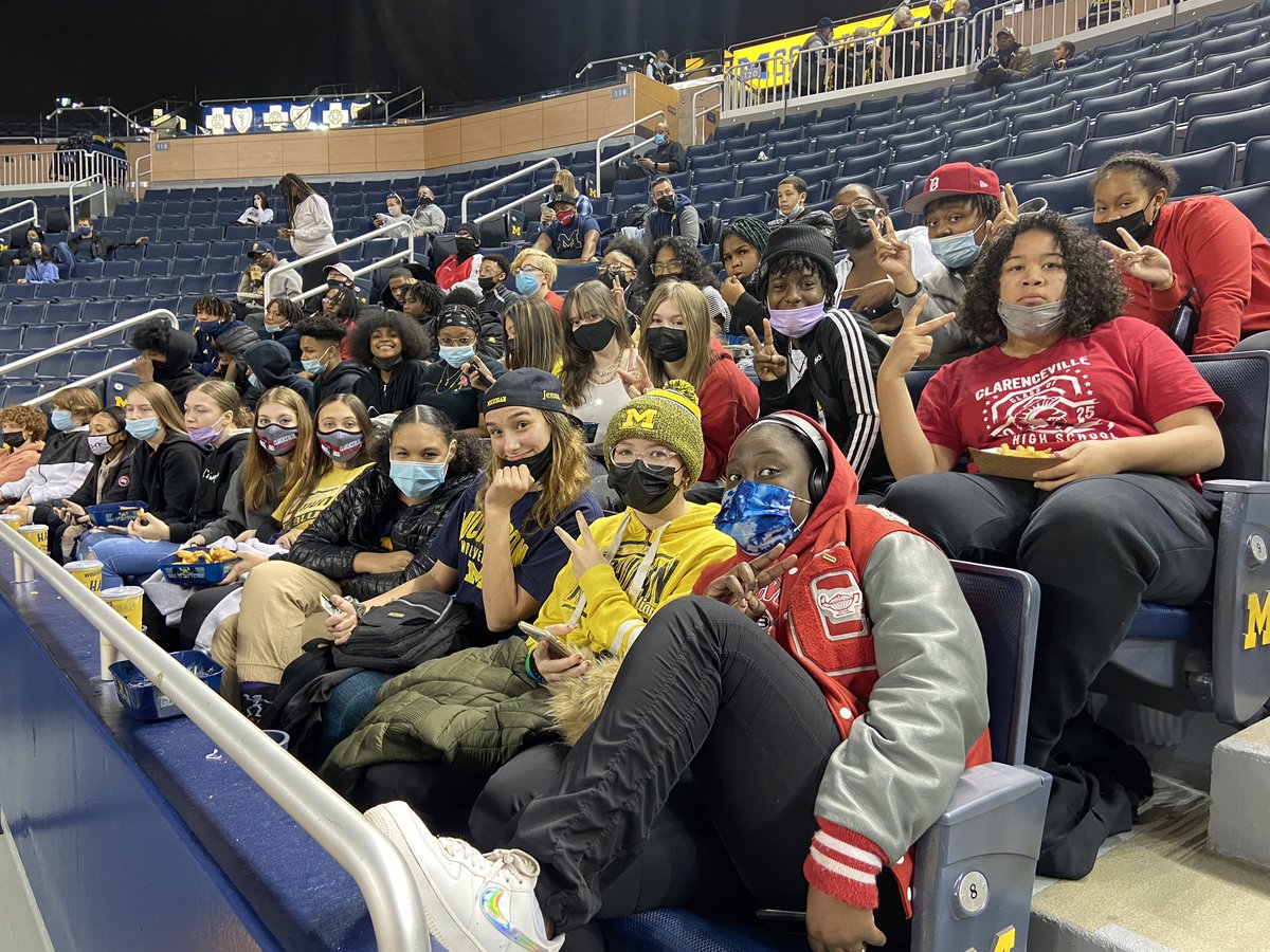 CoachThatguy's tweet photo. It’s nothing like Family bonding!
#CSD_AllMeansAll @Cville_Trojans https://t.co/JvwplTa4PX