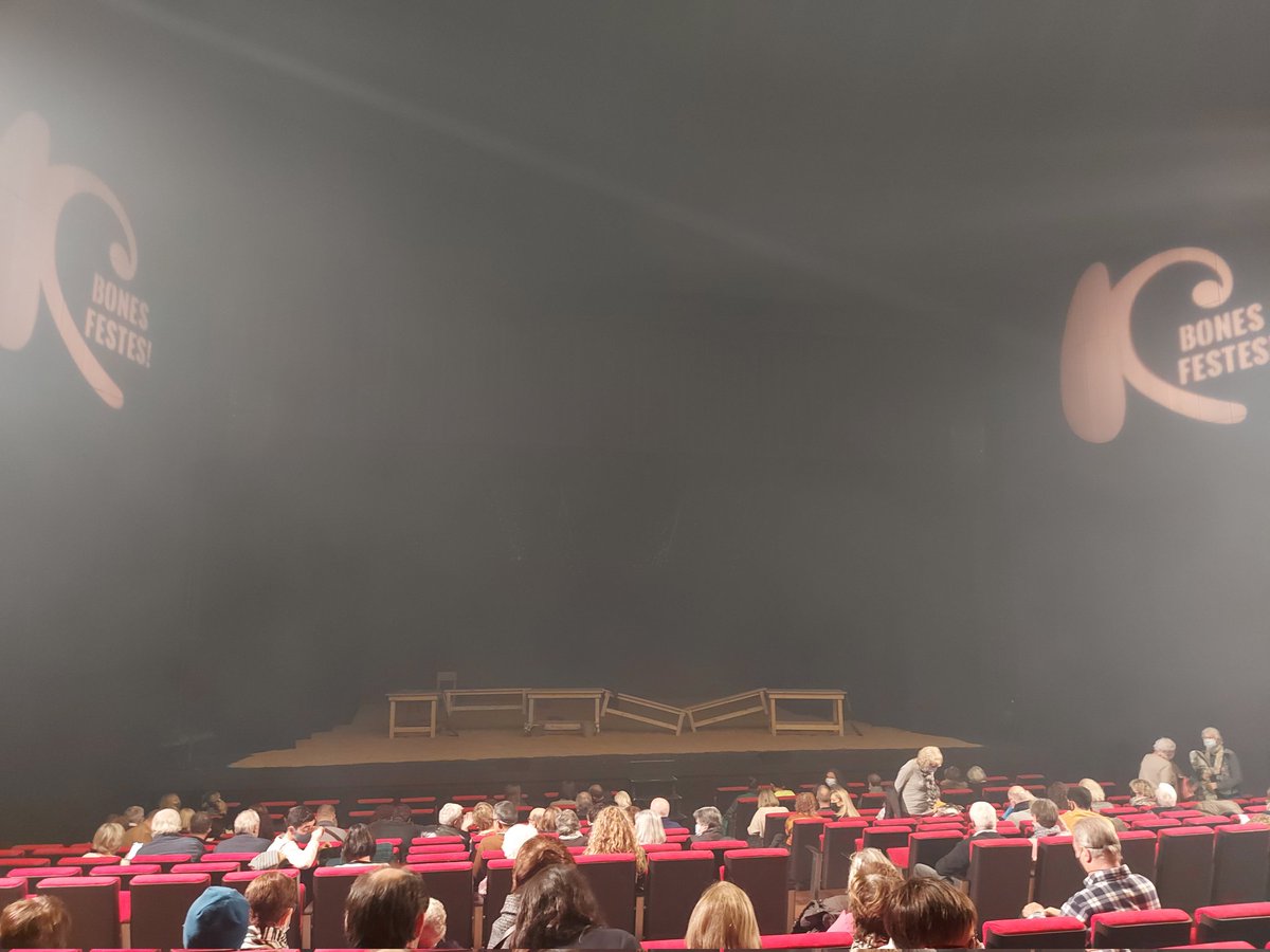 Gemmacaco's tweet photo. Guanyadora de 8 premis Butaca, avui finalment he pogut gaudir de la magnífica i preciosa adaptació de "Canto jo i la muntanya balla". Una meravella extraordinària. Enhorabona, @cia_laperla29
#cantojoilamuntanyaballa @Kursaalmanresa https://t.co/Bd2PFUnz7B