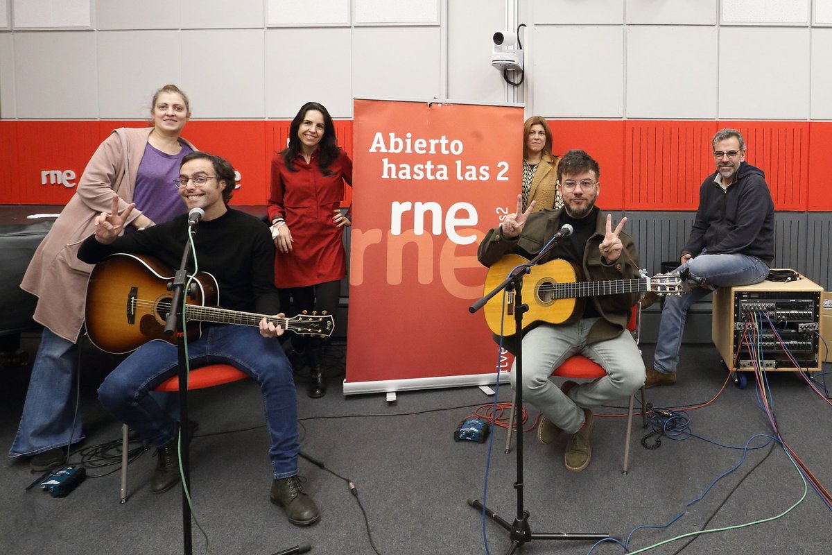 Abierto hasta las 2 tweet media