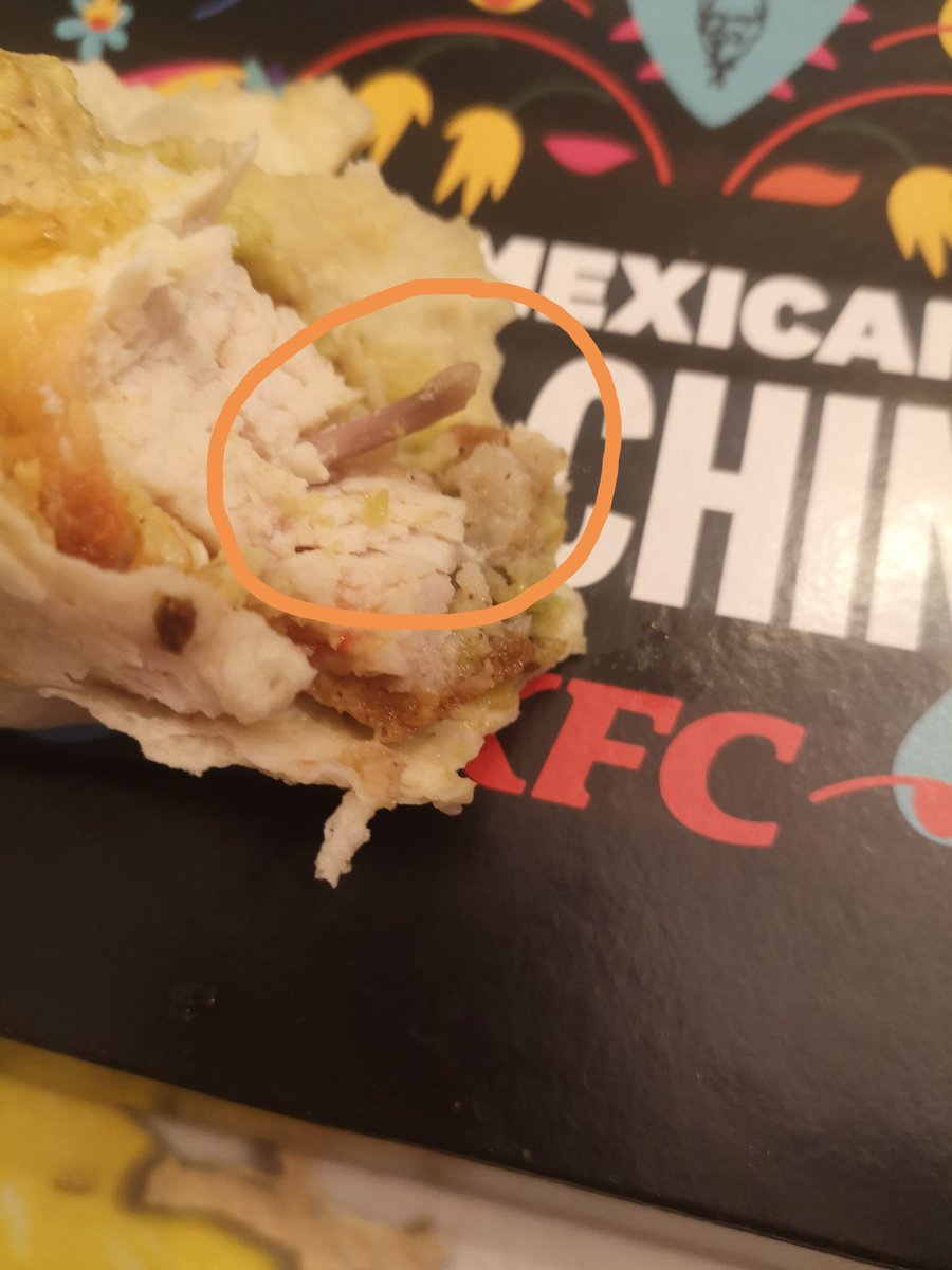 dianavg27's tweet photo. @KFC_ES Me parece increíble que haya poco  cuidado con esto!!!😠 Me acabo de encontrado un trozo de hueso,  estado al borde de atrangantarme... https://t.co/RuylUEEiim