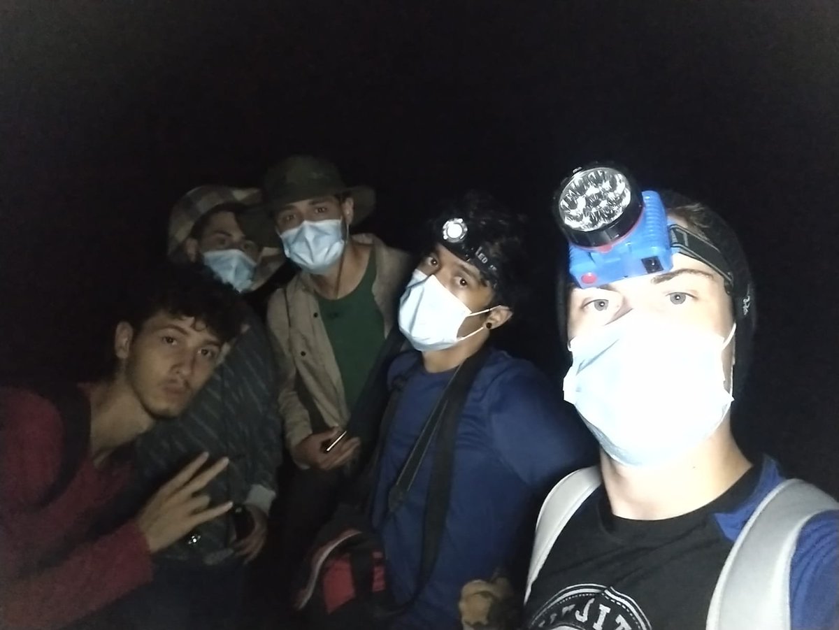 Michelotto8legs's tweet photo. Sai com 4 calouros num campo noturno e veja no que deu...

#TripThread #AracnoThread 🕸️ https://t.co/MaRwpyG23X