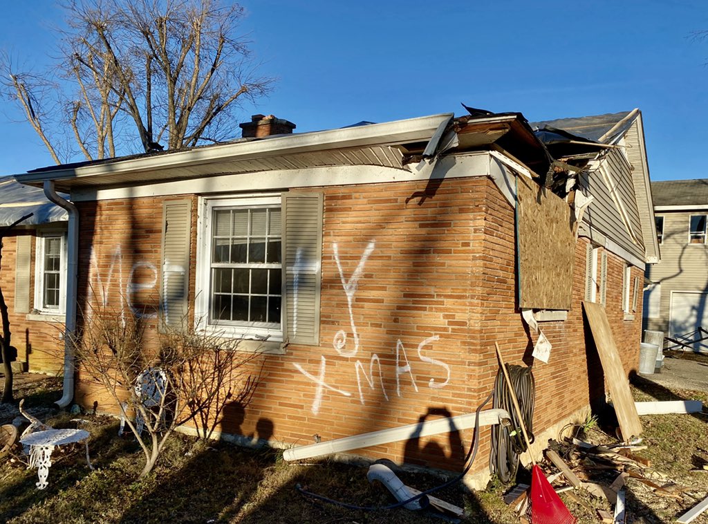 joeimel's tweet photo. Even during tragedy, the Christmas spirit is not lost. #tornadoes #Kytornado https://t.co/p5Gvpj9yAi