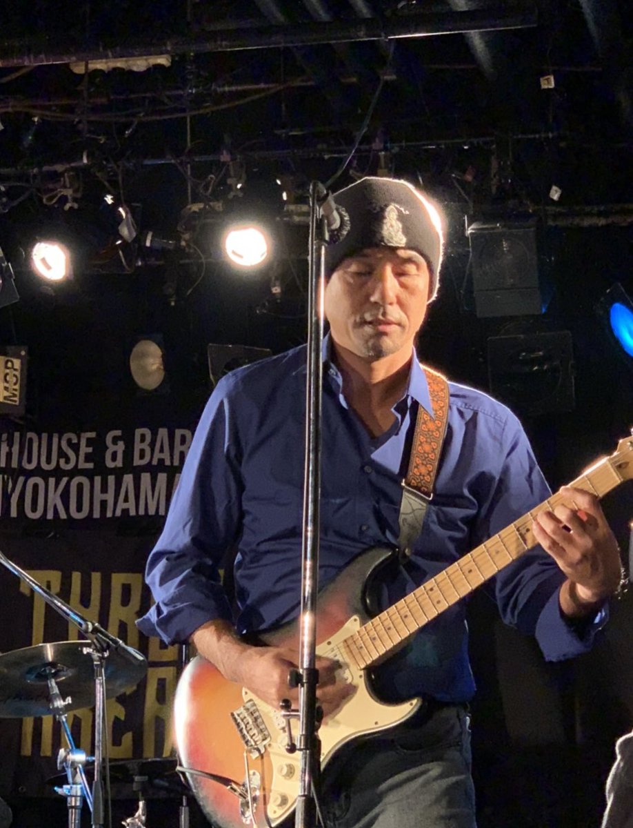 MuvTbDl51nxzoHi's tweet photo. #ThreeThreads
#MOHANAK_新横浜LiT
#MOHALITVol3
(2021.12.12)THREE THREADS 初参戦しました。かなり分厚いサウンドでした。良い感じでノリノリでした。
あー!フロアタムが左側にある。超お久しぶりでしたDaniel さん、何年ぶりのDrムスだったかな?久しぶりにあの音が聴けました。張り付いて観てた。 https://t.co/ZjzxLvzkNY