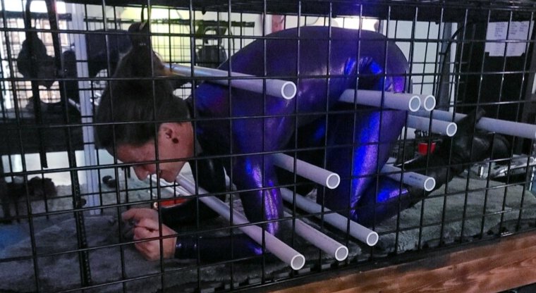 FaythOnFire's tweet photo. Ahhh..stuck as fuck with no rope, chain, leather or human touch for that matter....this cage is a blast w so many options, solo or w sexy company too;) My east coast wknd was a blast!! https://t.co/apGbyWenFf