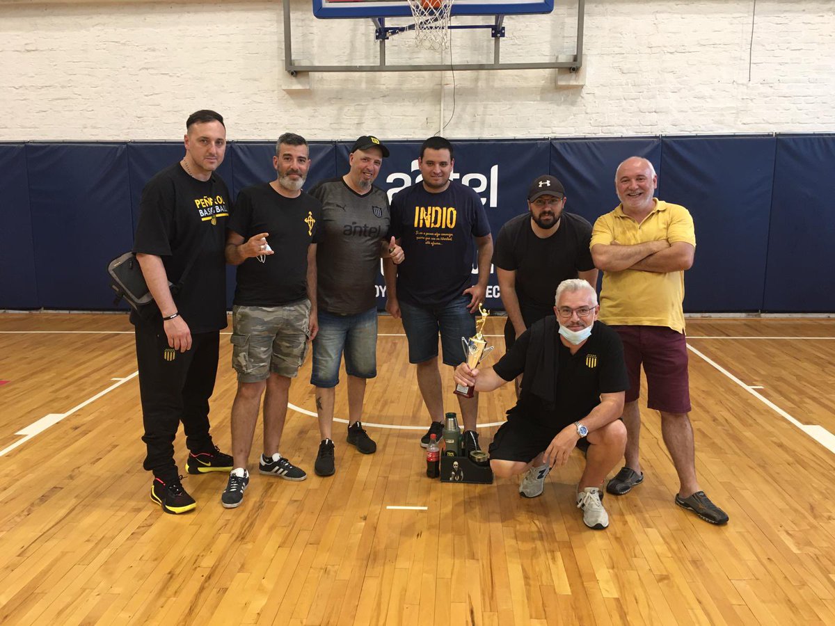 gustavaso1971's tweet photo. 🏆 #Formativas2021 @OficialCAP @BasketCAPuy
Campeones 2021!! 🏀☄️Así como la U17 y U19, hoy le tocó a la U21.
Un inmenso orgullo ser parte del club.
Querías TRI? Acá lo tenes! https://t.co/X84vQ0ixCY