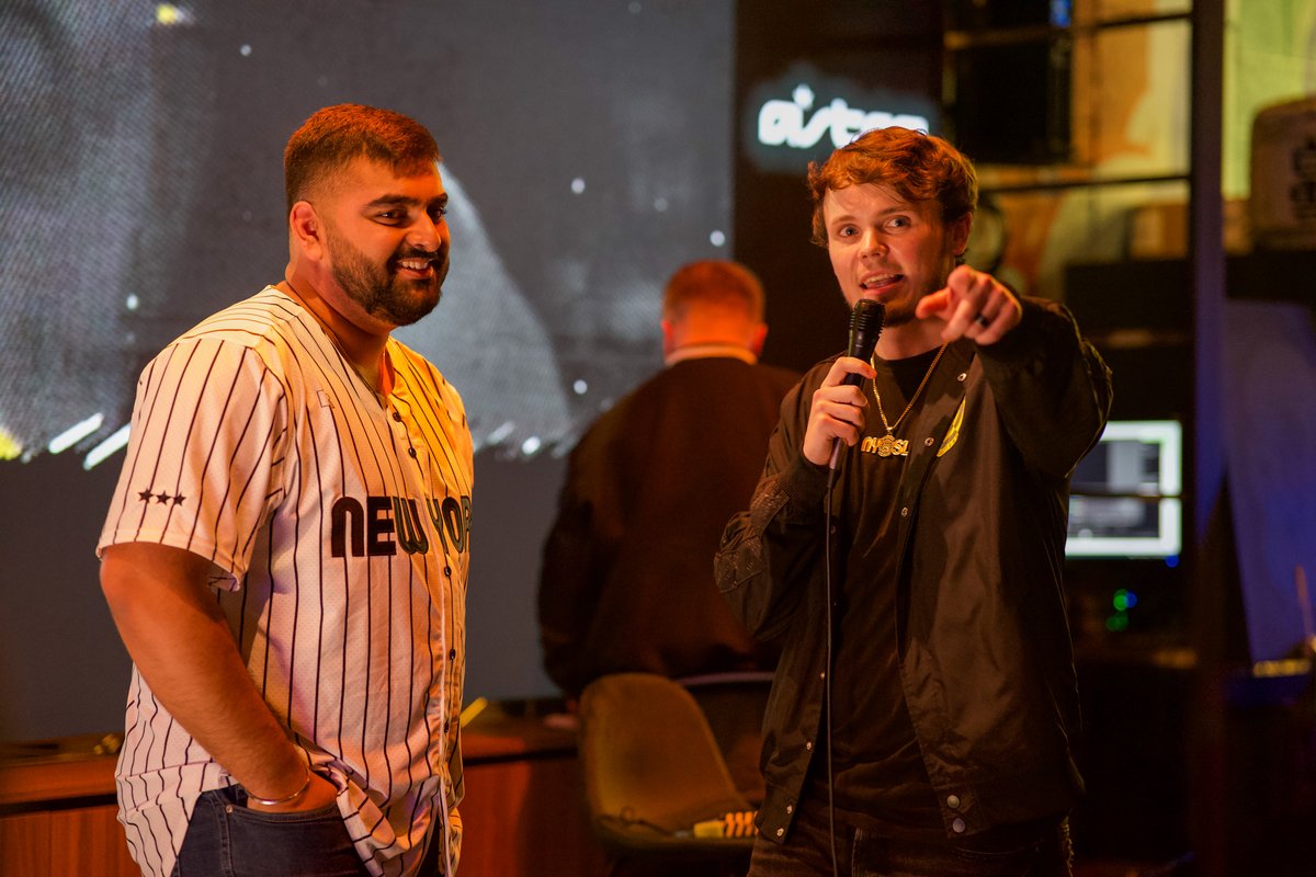CDL_UPDATE's tweet photo. #NYSL Holiday Blowout Event. 12-11-2021

10/10 event hosted by the @Subliners 
more photos soon. https://t.co/GJt1XqwisD