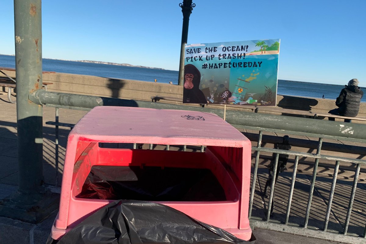 BlooMartian's tweet photo. Hello from MA, USA!
I had an enlightening #HAPETUREDAY doing a beach clean. My time was spent walking along the beach picking up trash. I boosted the trash bins with helpful signs as friendly reminders to beach visitors to pick up after themselves. #HAPEBEASTGANG (*Discord below) https://t.co/H5GulB8CTn