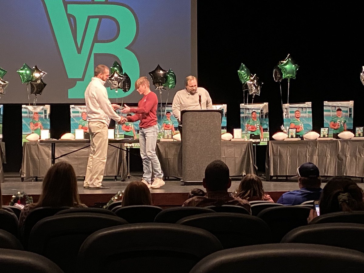 JoyNich88410862's tweet photo. This guy ! Matthew Nichols VB freshman defensive player of the year…he’s a tackling machine 💚…the future of VB football is bright!!!! Excited to see what the next few years will hold for this group!!! Let’s go Dogs!! #Vbpointers #vbfootball https://t.co/jh6PFAO1io