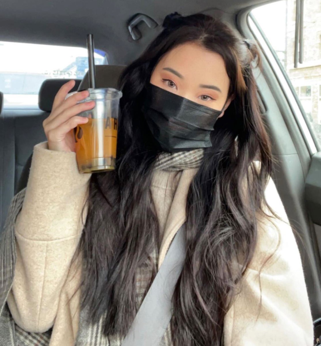 senchateabar's tweet photo. When we bundle up to brave the snow we always do so with our favorite #Senchatea in hand.
📸: @alissamochii
#senchateabar #sencha #snow #twincities #bubbletea #boba https://t.co/VHWSlmQaEK
