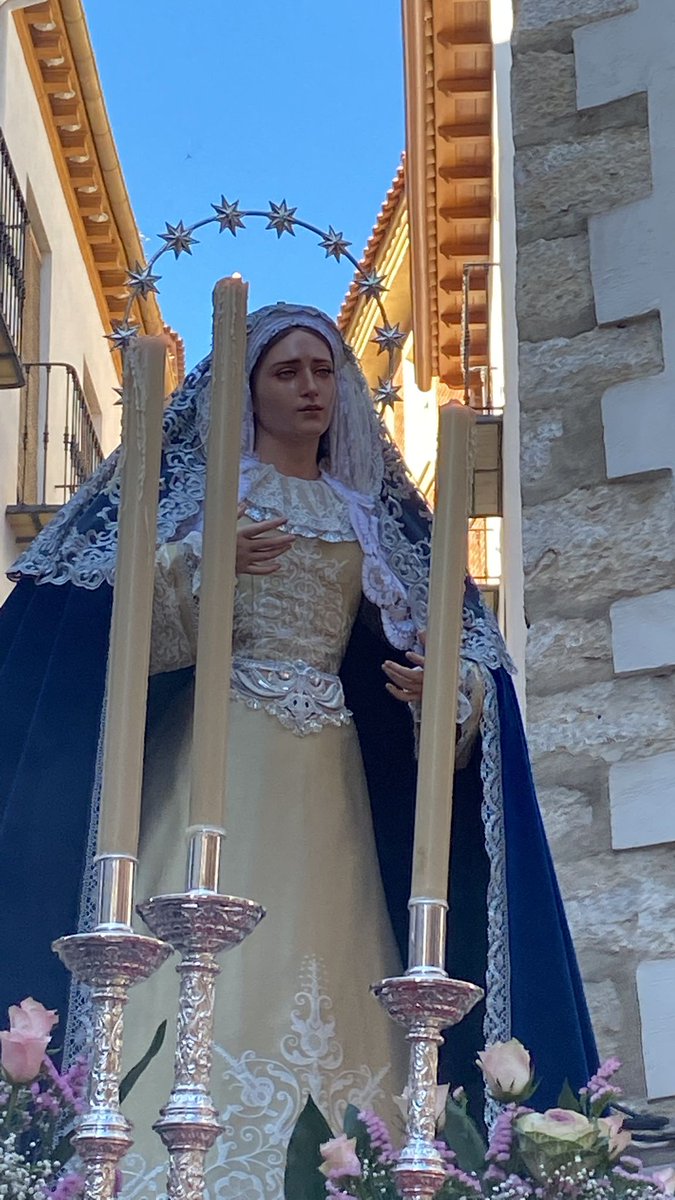 Traslado de María Santísima del Amor a su colegio del Divino Maestro.
<a href="/DivinoMaestro20/">Hdad. Divino Maestro</a>