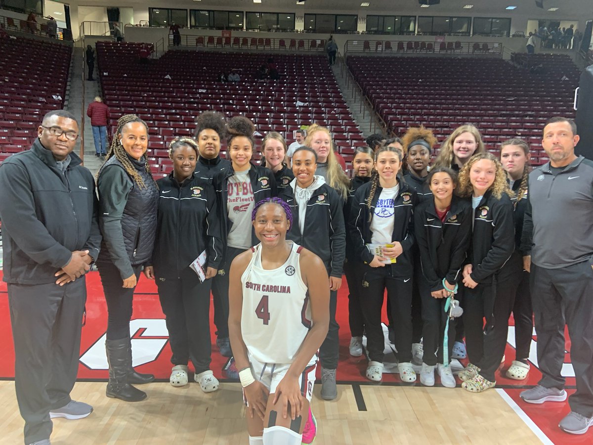 Blacksburg_Roar's tweet photo. After a hard fought victory Boston takes time out to take a picture with the Lady Wildcats.  We had a great time. L.E.O. @dawnstaley https://t.co/iXFva08YAQ