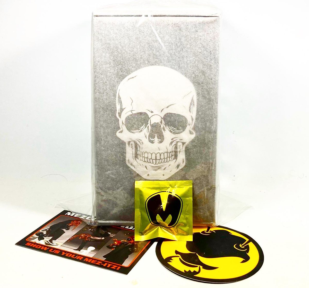 Plasti_Adicto's tweet photo. Estaba guardando esta figura para una oportunidad especial y creo que ha llegado el momento. Se viene el video número 1.000 en el canal de YouTube 🤘🏻
—//—
#MezcoOne12 #WSA #WhiteSkullAgent #RumbleSociety #AgentGomez #Youtube #Milestones https://t.co/2RBgWnDQzE