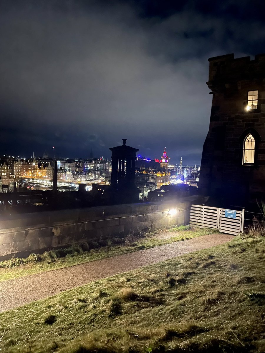 Amazing view of  our spectacular city on route to a gorgeous dinner <a href="/TheLookoutByGC/">The Lookout</a> with some amazing pals!
#foreveredinburgh #edinburghcouncil #Christmas #gorgeous #dinnerdate #