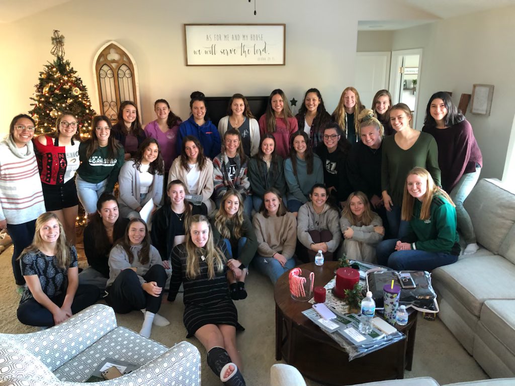HUWS's tweet photo. End of the year party ✅🤗 https://t.co/N25ZnPnW6l
