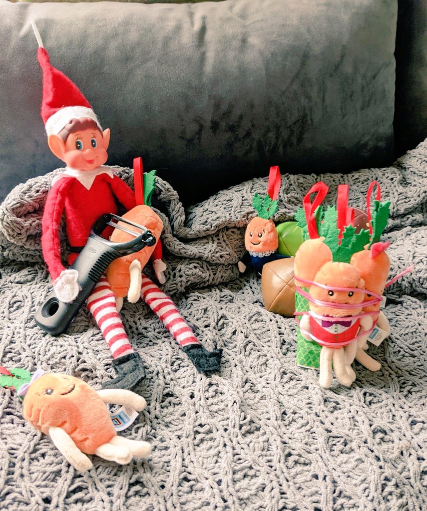 AmandaGemmill's tweet photo. Will Ebanana Scrooge save the day @AldiUK or will the cheeky Elf ruin Christmas?
#AldiAmazingChristmas 
#KevintheCarrot https://t.co/z5c2gWaqUy