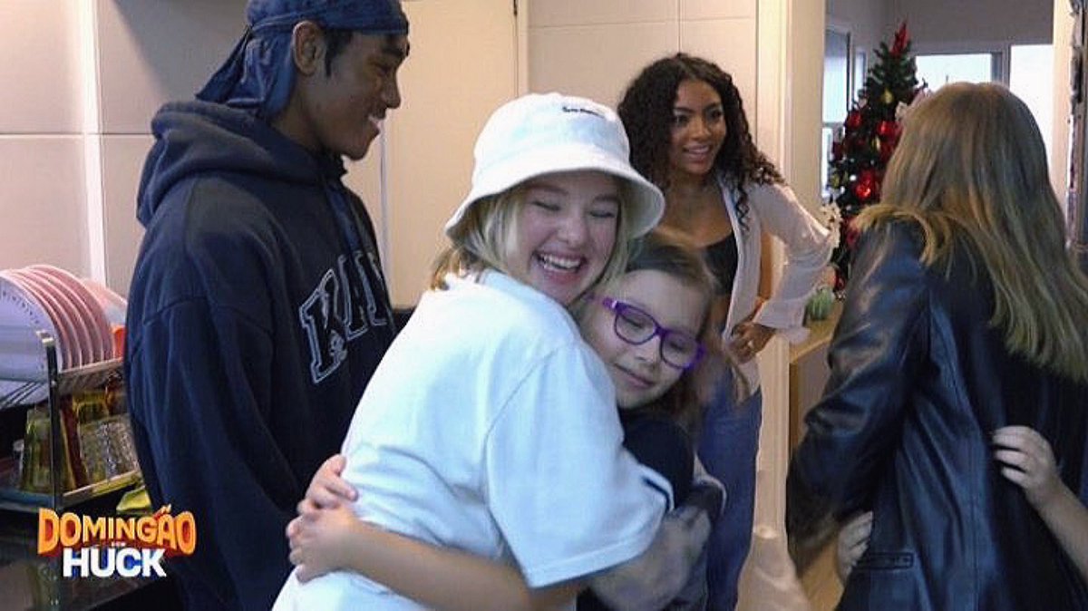 sofyasarchive's tweet photo. #NowUnitedNoDomingão https://t.co/Ii2TCpumZL