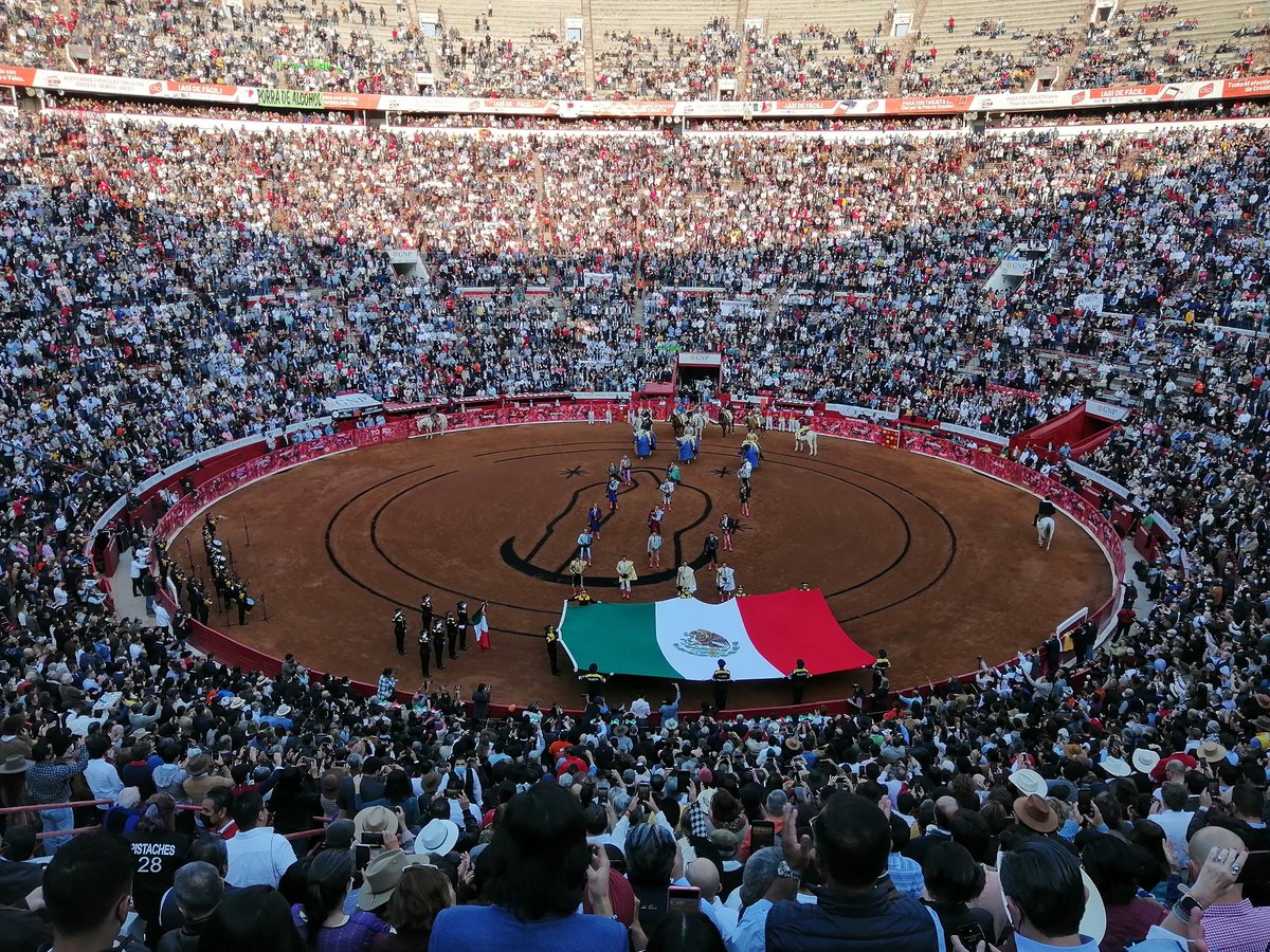 Toros_MX's tweet photo. ¡Viva la Virgen de Guadalupe, viva México y viva la Fiesta Brava! 

#ProhibidoProhibir https://t.co/Bmt86r7M2q