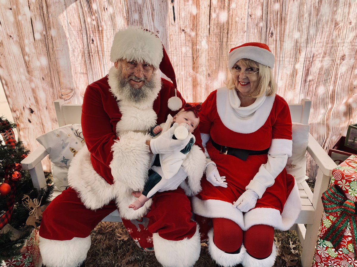 Coco has been a good girl this year!  Even got Santa to feed her😜