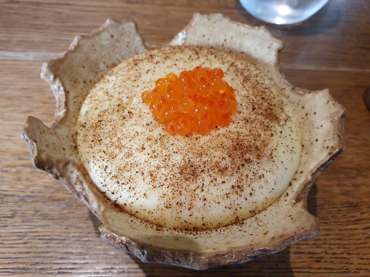 #Substance (#Paris) : Matthias Marc bouscule le 16e avec sa cuisine créative et ses clins d’œil à son Jura natal à l’image de cet espuma de pomme de terre fumée, cancoillotte au vin jaune.