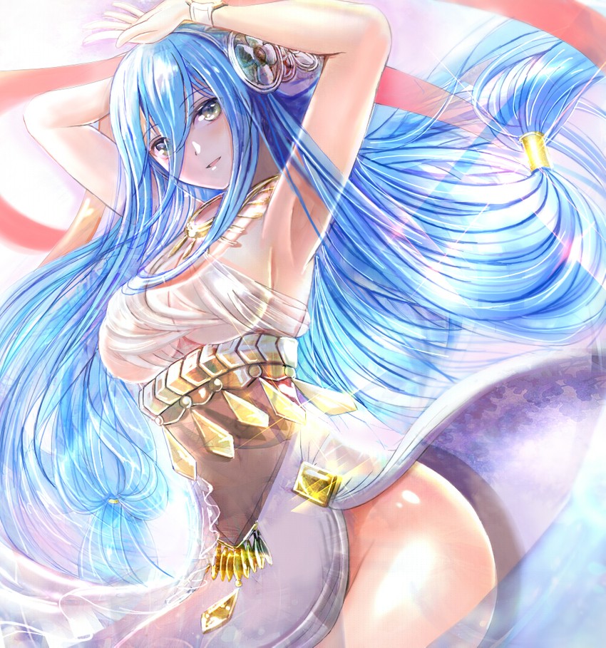-Nimue esta bailando para el lector, una bonita y tranquila danza.-

#SeductiveSunday