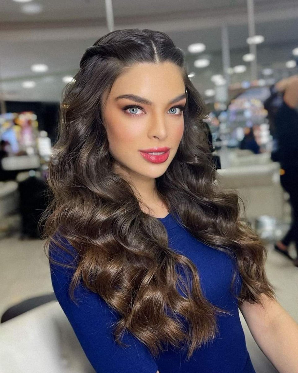 vera_fany's tweet photo. Ella ya Ganooo pase lo que pase. 
Nadia Ferreira no necesita la coronaa, La Coronaa le necesita a esta DIOSAA. !!😍😍 https://t.co/YbHWss2BKL