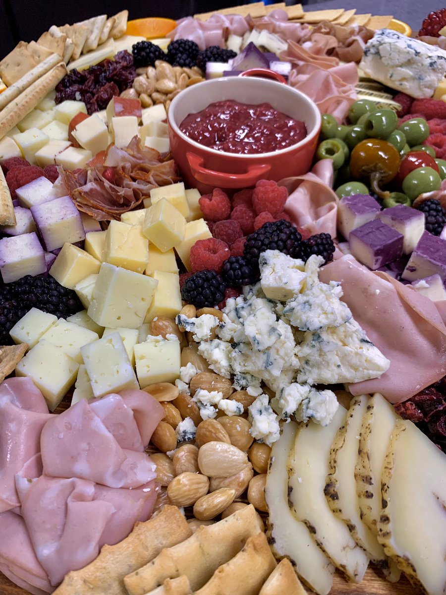 GraveTesse's tweet image. I’ve been on a bit of a charc board kick✨but that veggie platter is everything