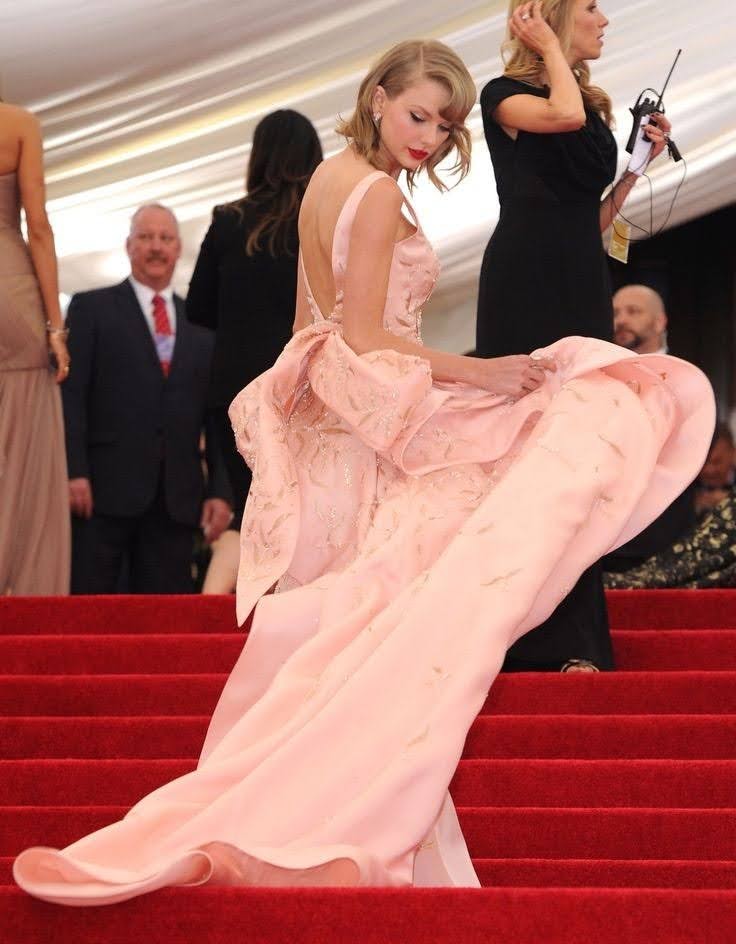 Happy Birthday TAYLOR SWIFT   