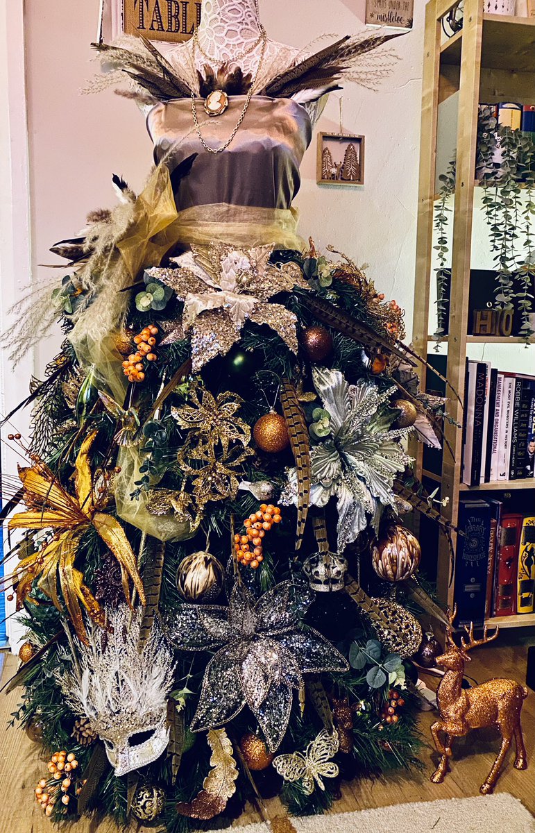 samshalew's tweet photo. Mine and my Mams trees. #AlternativeTree #Mannequin https://t.co/jIaO3Qe82j