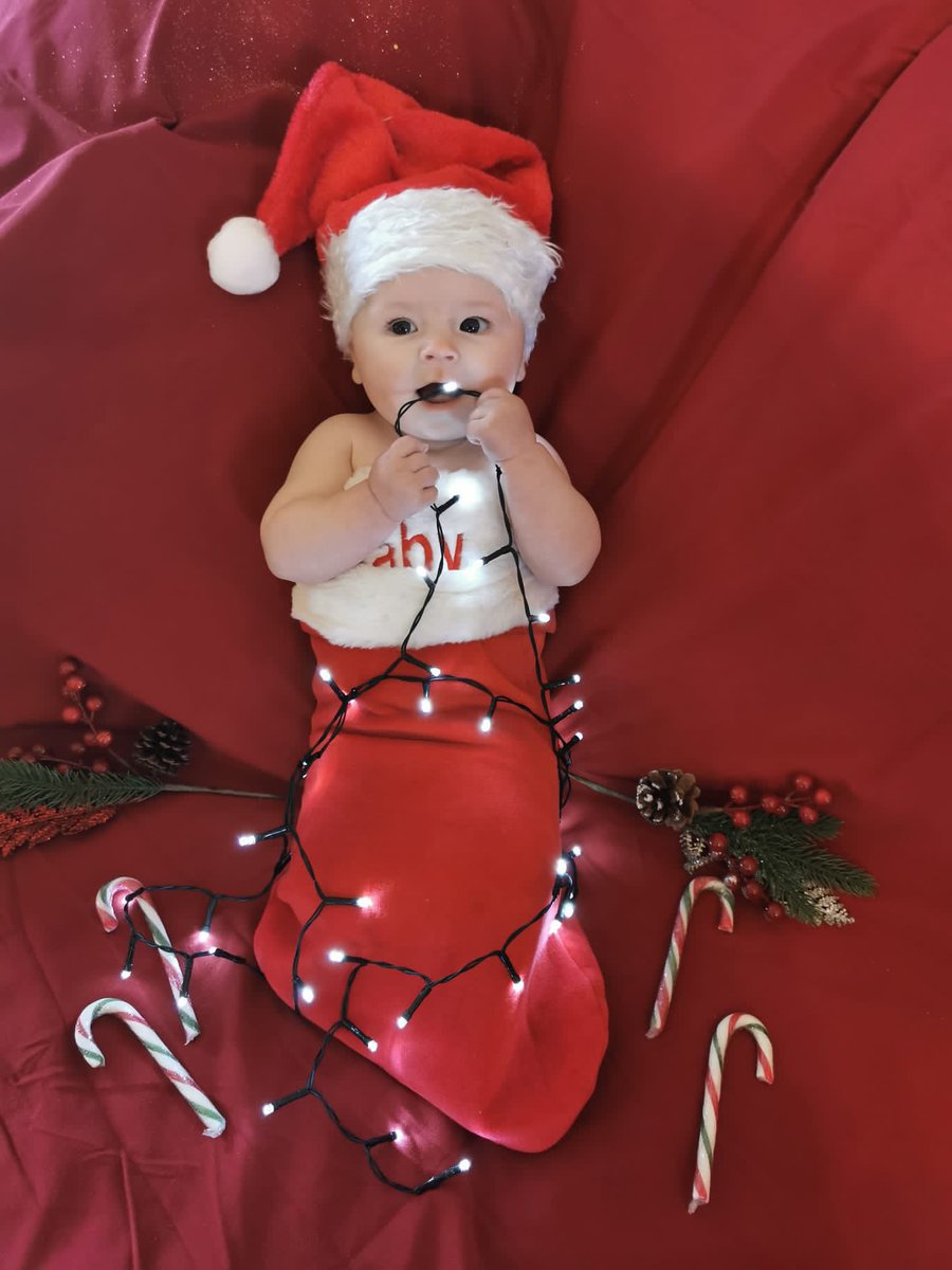 NursepollyRgn's tweet photo. Iβm sorry but #MadisonGene wins #Christmas or actually as it shall be known from now on #Christmad πππππ @TheEldestRock https://t.co/34nCgXivxD