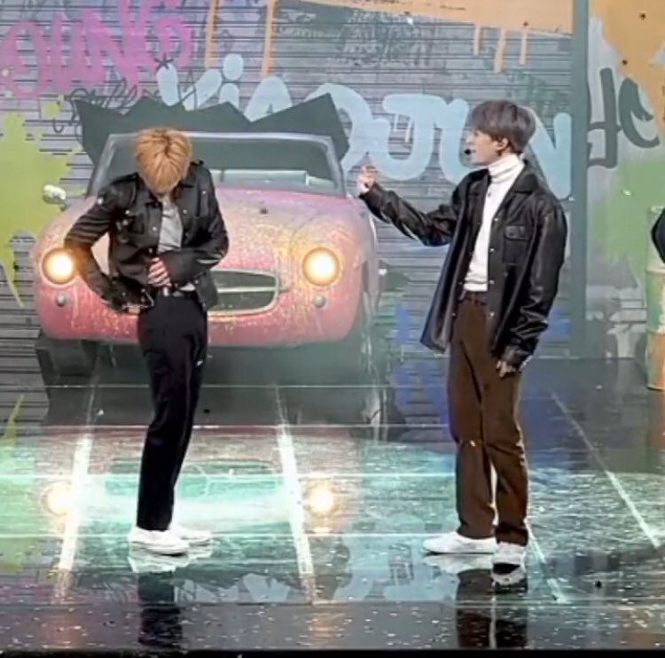 hermanleeee's tweet image. [Finger Heart]

#nomin filo one tweet au...