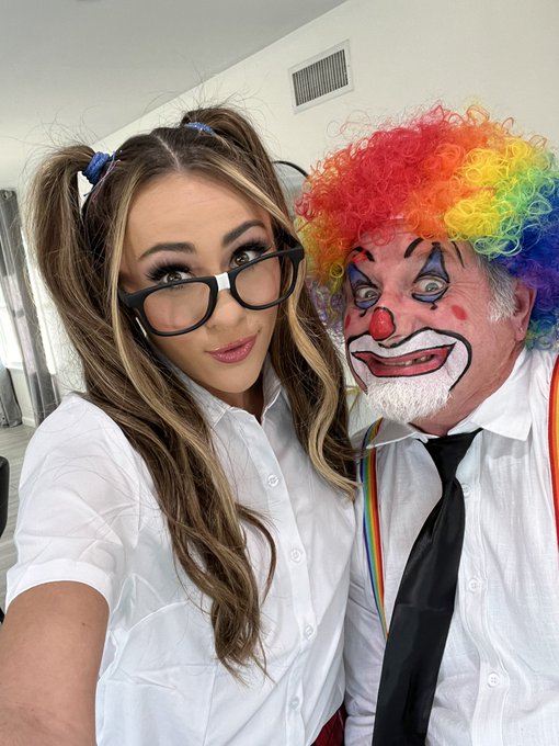 Birthday Clown Fuck - TW Pornstars - #birthday, #clown videos and pics