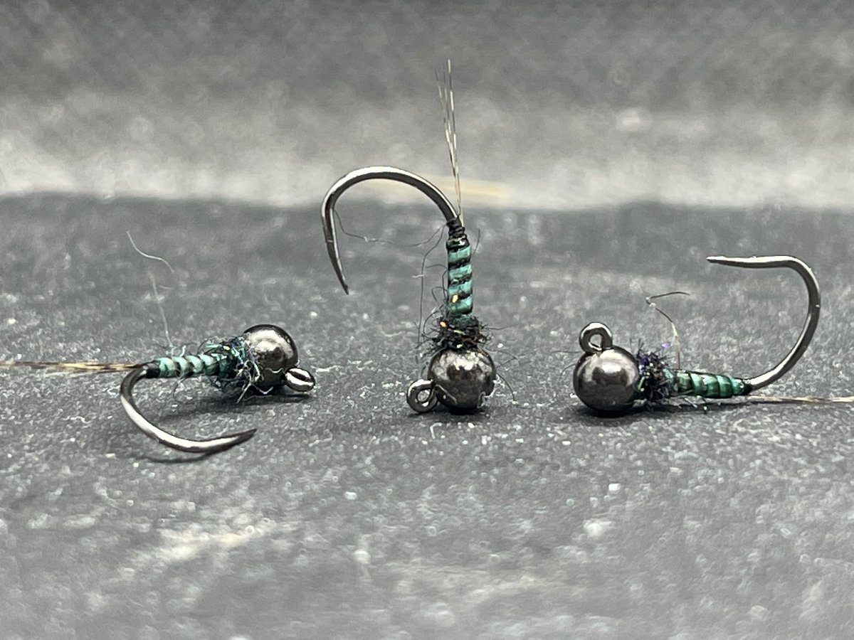 FlayChristopher's tweet photo. Been tying up some Grayling bugs using quill, drop like a stone and tasty to the ladies 😉 #flytying #flytyingcult #flytyingaddict #flyfishing #grayling #flies #barblessflies #flyfishingaddict #flyfishingphotography #photography #flyfishinglife https://t.co/ucLWCC6fR1