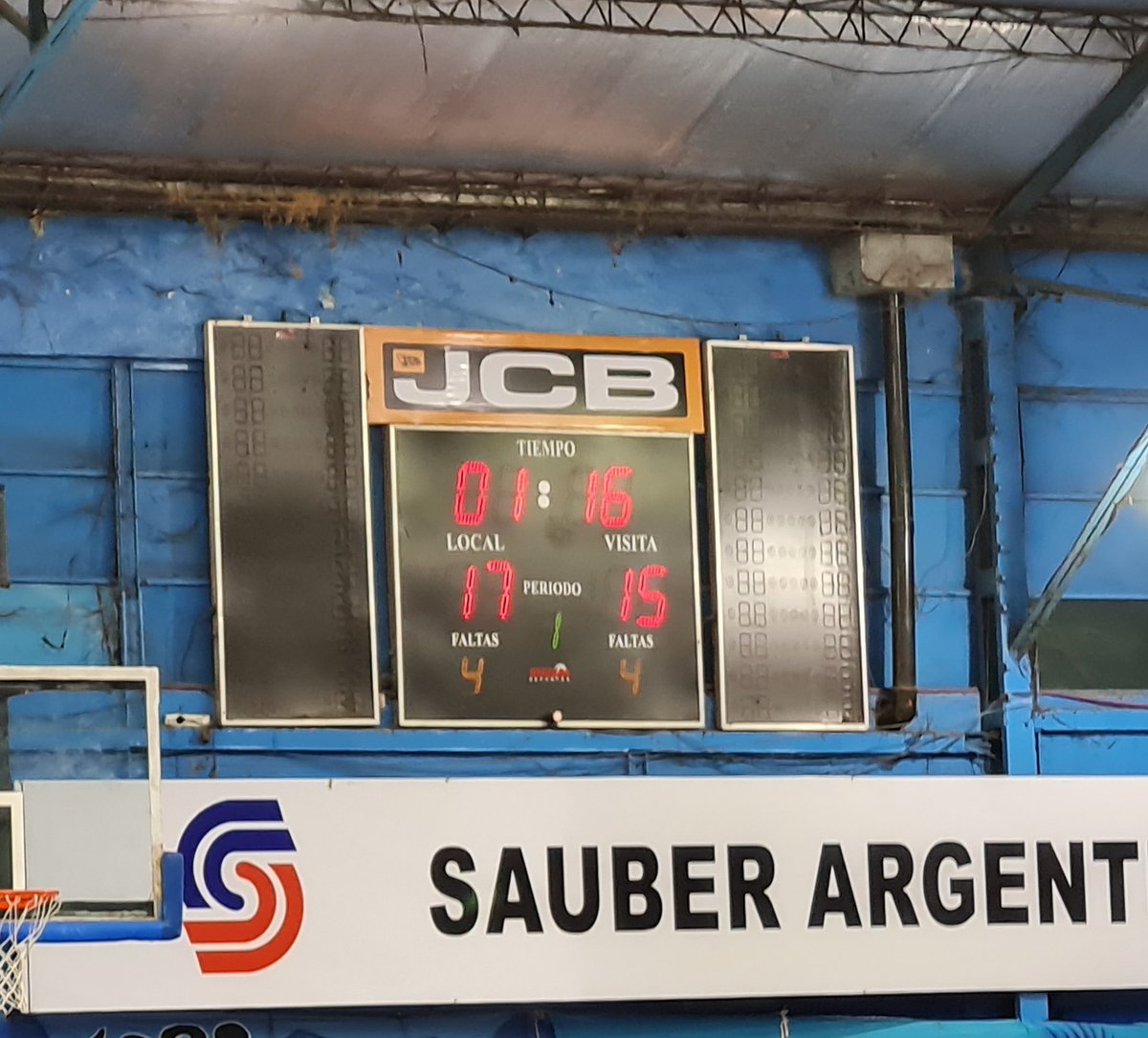 LocosxTemperley's tweet photo. 🏀 Juega el Gasolero⛽ 

🔚 PRIMER CUARTO 

➡️ Después de un inicio arrollador del Gasolero y una levantada importante de Crovara, se empareja el partido:

@TemperleyBasket 1️⃣7️⃣
🆚️
 @CrovaraBasquet_ 1️⃣5️⃣ https://t.co/Uhl8t7PkzS
