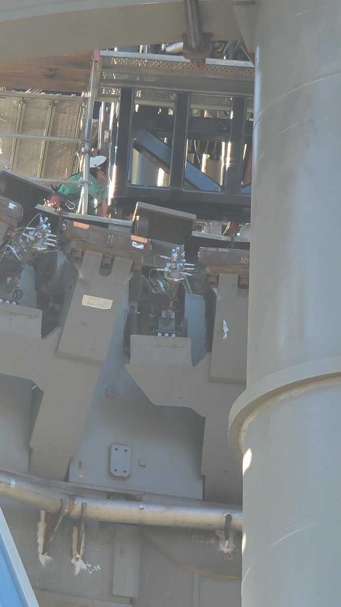 anacaalm's tweet image. Some closer views