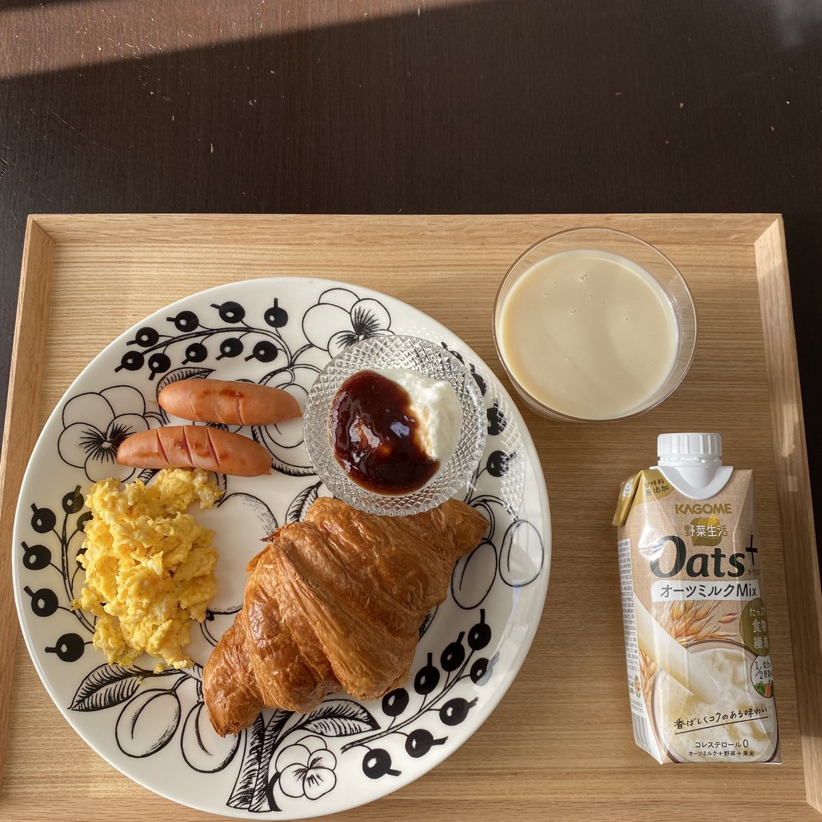 fuka71293's tweet photo. 頑張りたい月曜日
しっかり朝食とオーツミルクを使った野菜生活も取り入れてみました💕
香ばしく甘味料無添加なのに優しい甘味
こんな野菜生活もあるんだ😍
食物繊維もたっぷり
1/2食分の野菜も使用🙆♀️
美味しいからまた飲みたいです。
#野菜生活Oats #オーツミルク #KAGOME #mamaPRESS #PR https://t.co/zeYhyctaNn