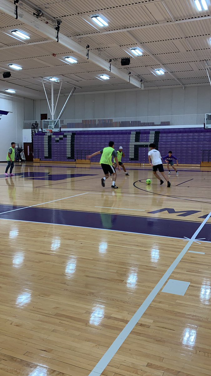 SoccerMiddies's tweet photo. #SundayFutsal 🧱 by 🧱
MiddiesSoccer https://t.co/1Yyxc0R4VT