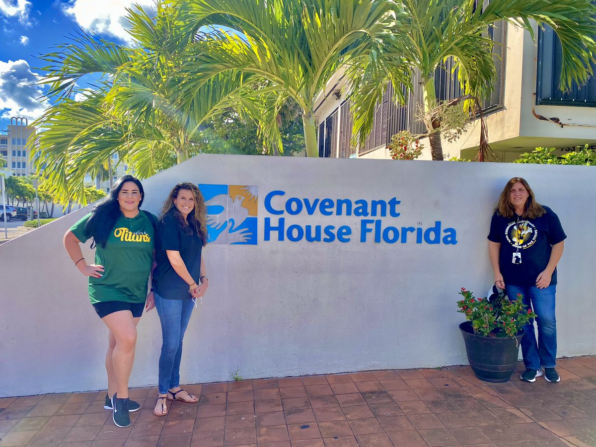 Miss Stuart tweet media