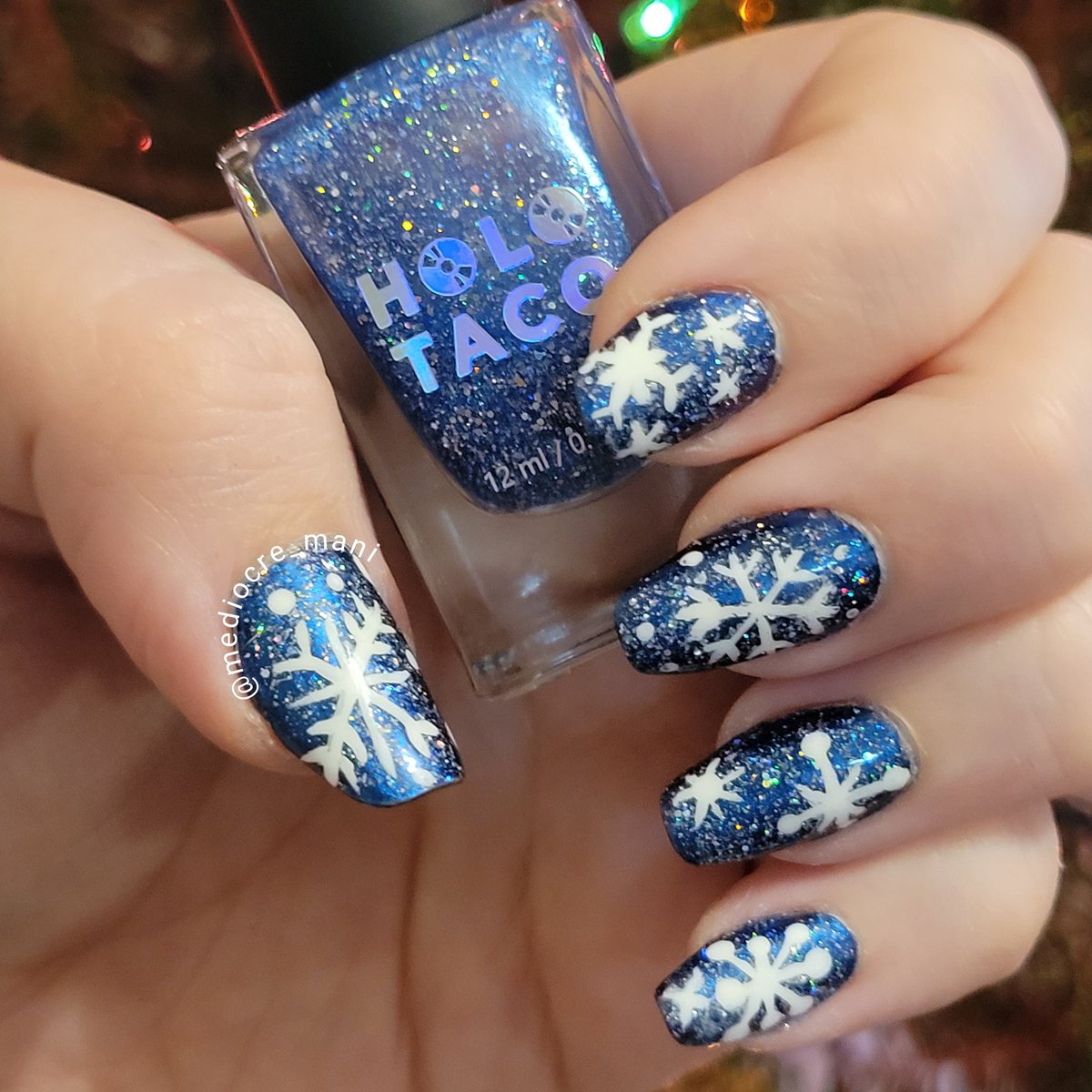ARCNAILS's tweet photo. This week's #holotaco ☃️holiday☃️ mani 💅 was ❄️snow❄️ easy task while interacting with yesterday's #paintwithsimply stream. Worked on my freehand with this #holotacocombo 😅
#BlueAintSlick
#FrostLight
#NotMilkyWhite
See the comments to see the color shift! 👀 https://t.co/W4cW161Lj5
