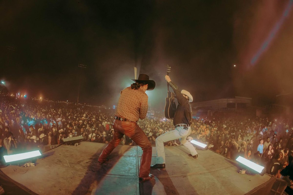 cinconotas's tweet photo. Todo un éxito el @NortexFestival en Monterrey, aquí unas imágenes de lo que se vivió ayer duerante el Festival. 🤩💃🏻🕺🏻👢🤠 https://t.co/DnhejHIl0g