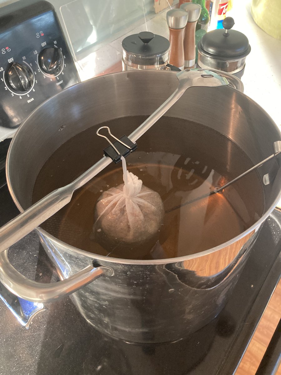 DysonBrewing's tweet photo. Brew weekend continues with the Single Hop Series: Azacca from #MoreBeer in Riverside. Gear's all sanitized and waiting for the wort outside. Also, when folks say binder clips can be used for anything, they really mean it! How do you steep yours? 😅🍻 #homebrewing #AzaccaIPA # https://t.co/FdSinCrLwj