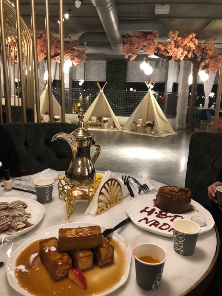 artal_29's tweet photo. "ألا ليت أيامَ المَصِيفِ ثلاثةٌ
وسائرَ أيامِ السِّنينِ شتاءُ ☁️" https://t.co/BlKswl8gTZ