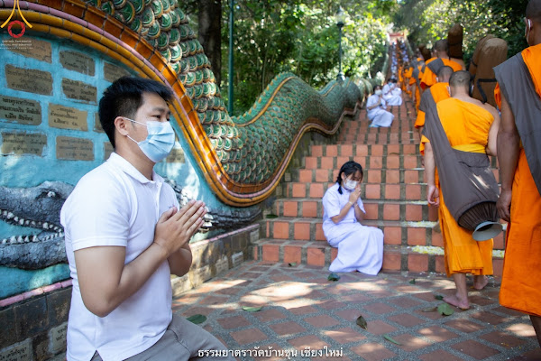 photoofdays's tweet image. คณะพระภิกษุ-สามเณร วัดบ้านขุนกว่า ๓๐๐ รูป เดินธรรมยาตราฉลองแชมป์บาลี ปี ๒๕๖๔ โดยเริ่มเดินจากวัดศรีโสดา ถึง วัดพระธาตุดอยสุเทพ ระยะทางโดยประมาณ ๑๑ ก.ม. วันที่ ๑๐ ธันวาคม พ.ศ. ๒๕๖๔
636&amp;gt; photoofdays.blogspot.com/2021/12/10-03.…