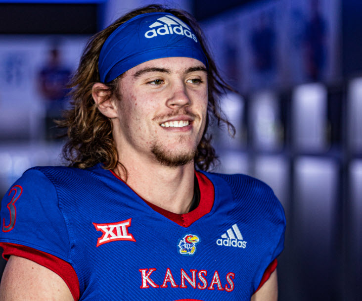 JayhawkSlant's tweet photo. Breaking: The Jayhawks have landed a commitment from Mason Ellis (@mason_ellis11). 

He's one of the best athletes in the state and a standout at the KU summer camp. More coming from Ellis. #kufball https://t.co/k6i3Od02MW