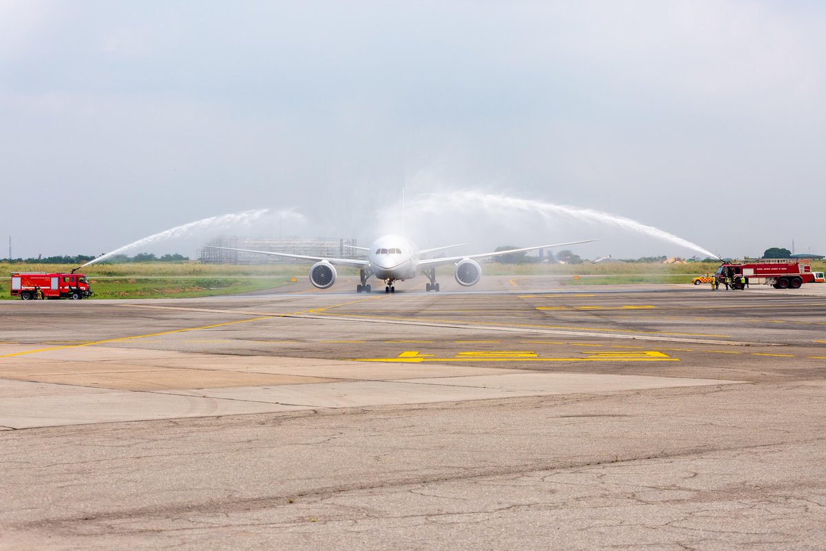 united's tweet photo. There are over 500 native languages in Nigeria, but there's only one way to get there directly from Washington D.C. We're celebrating our new nonstop service from @Dulles_Airport to Lagos, Nigeria. 🇺🇸✈️🇳🇬 Flights will fly 3x weekly on a 787-8. https://t.co/jmyrFAs0fd