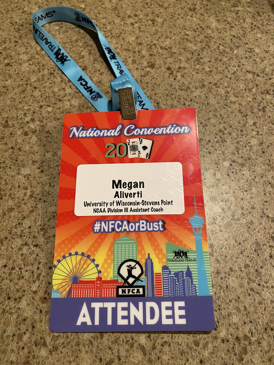 MeganAliverti's tweet photo. Enjoyed my first trip to Las Vegas attending the 2021 NFCA National Softball Convention! #pointers #pside https://t.co/StQIxA6leT