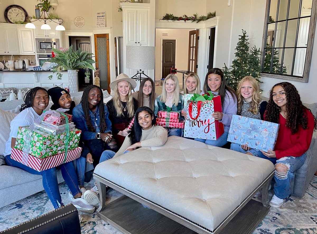 Our girls went in together to adopt three kids for Christmas. They got to go shopping today in hopes to make the three angels in Jennings, Oklahoma feel blessed. 

Good job Lady A’s 🤍🎄

#AsAllDay #skyisthelimit #yourbestyou #selfless
#Christmas #tistheseasonforgiving