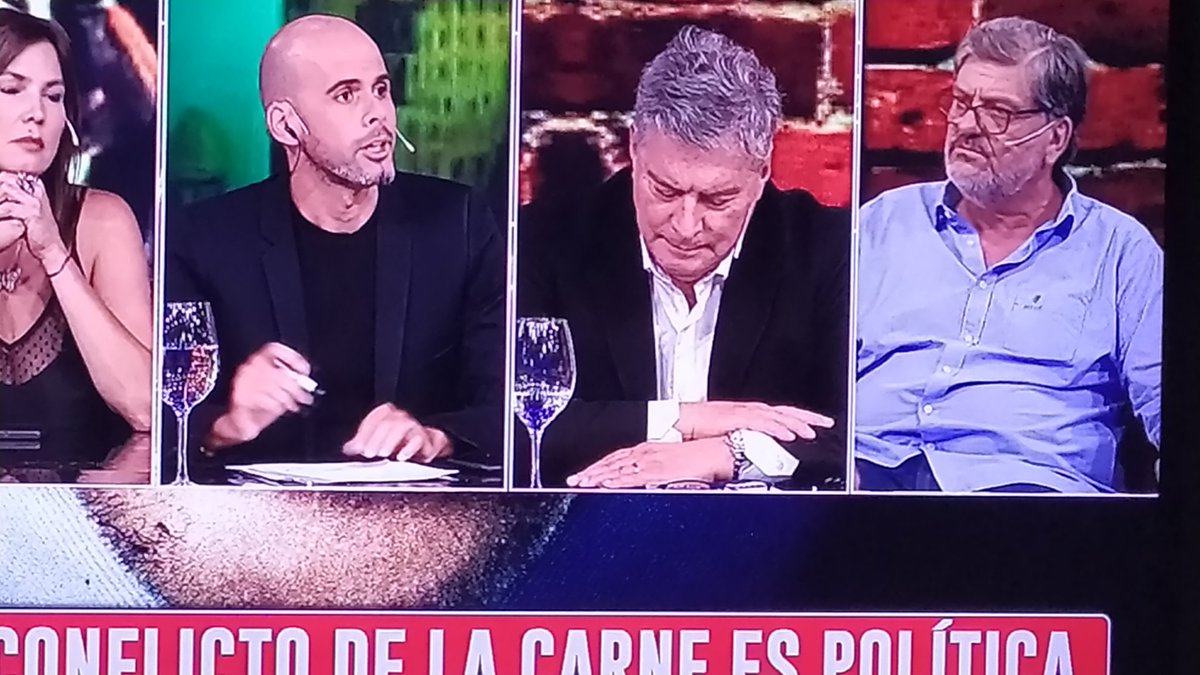 Acabo de enterarme gracias a #CanibalesEnC5N que en nuestros puertos no hay balanzas y no controlamos las cantidades que exportamos. Los grandes agroexportadores no son controlados. Evaden como quieren ¿Lo sabías?