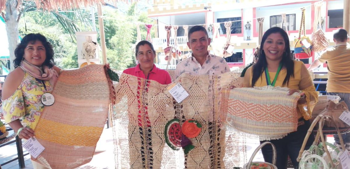 TransformaCauca's tweet photo. Aquí 👉https://t.co/CVu60Rl3pE los detalles de la participación de Asprocofitambo en el 'III Foro de Innovación de Fibras Naturales y Agroartesanías 👏Asprocofitambo hace parte del proyecto #TransformandoCauca🌿, ejecutado por Acopi Cauca.
@GobCauca @SecAgroCauca @MincienciasCo https://t.co/MSfs4m53Qm